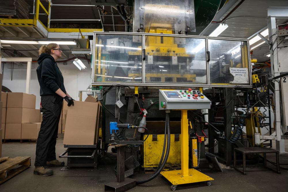 Worker at manufacturing company in Georgina